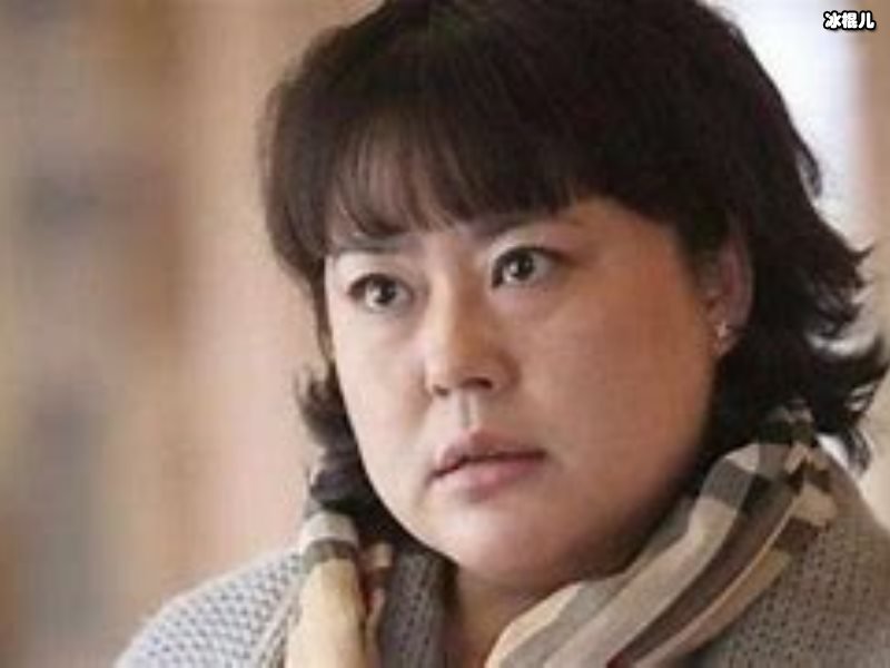 李菁菁老公刘振资料照片年纪多大，李菁菁小21岁丈夫是干什么的？