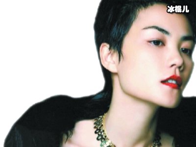 王菲女儿第一次单独行动，街头摆摊做义卖每件只要100元
