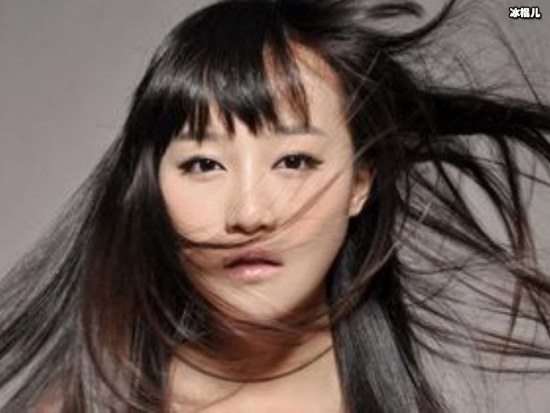 名媛蓝盈莹富豪家庭背景被曝光，不想折腾赶紧回家继承亿万资产