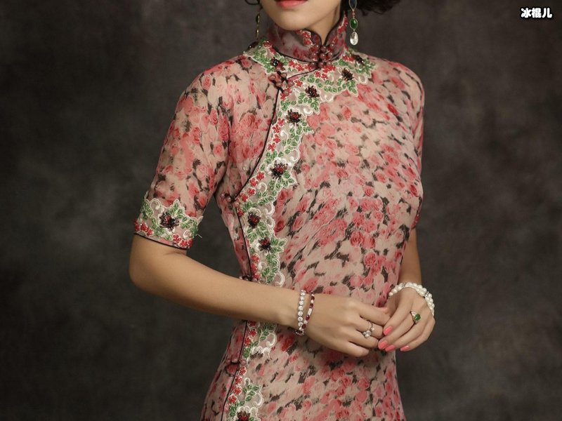 章子怡陪4岁女儿上骑马课，和醒宝的一番对话逗笑网友