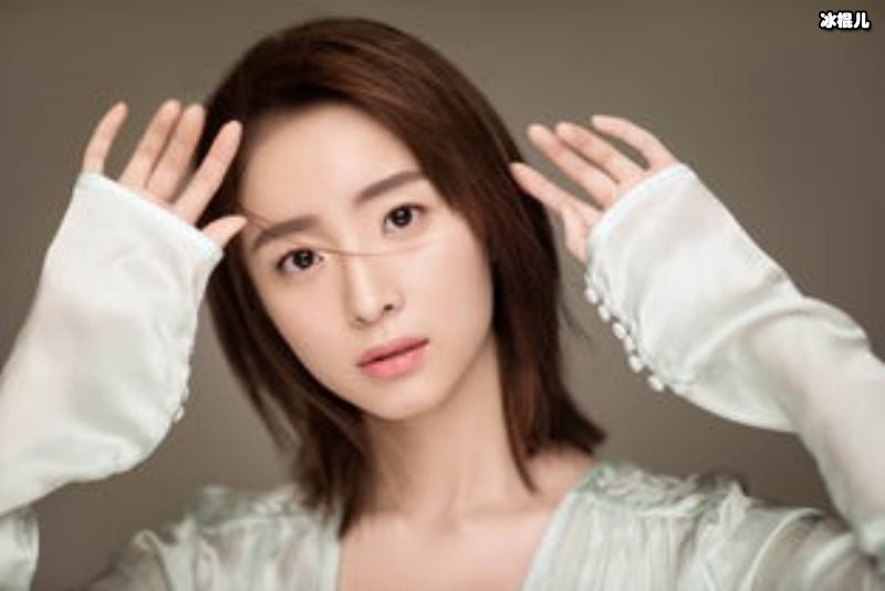 胡冰卿公布聊天记录，称张铭恩教她开撕徐璐饭圈真可怕