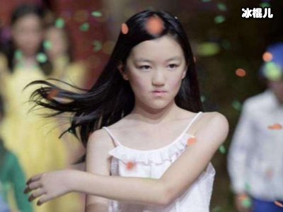 李嫣这是怎么了吃路边摊全程高冷，跟姐姐也太不像了吧