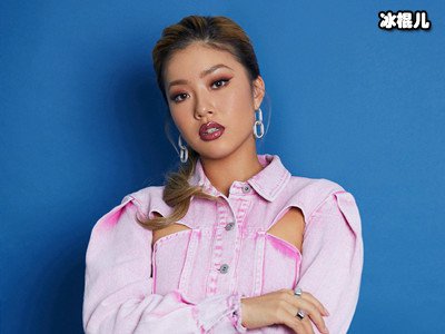王菊变瘦上演魔鬼身材，丑小鸭到黑天鹅的华丽蜕变！