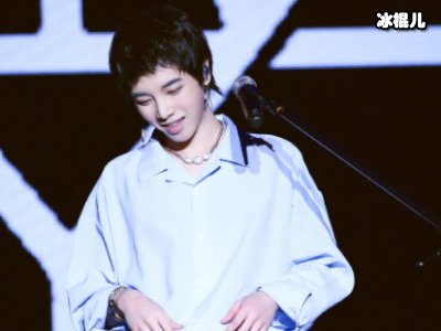 华晨宇参加《歌手当打之年》携手好友左立，尝试不插电演唱歌曲