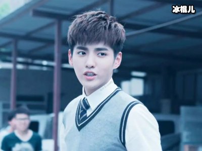 吴亦凡黄子韬鹿晗同框出现，从练习生到教练放下心结