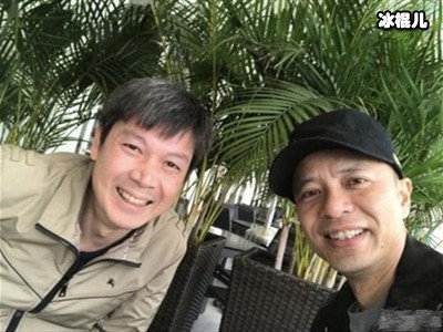 李克勤晒与梁荣忠合照,昔日男神已老去,二人的对比鲜明