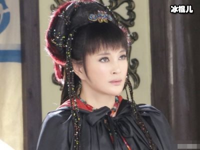 刘晓庆婚姻不幸福，曾背着老公从小10岁的姜文那里找温暖