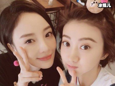 李小璐泰迪姐妹团物是人非，参加聚会嘟嘴卖萌不受影响仍然年轻