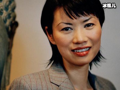 格蕾丝高中毕业啦作为邓文迪女儿，她为什么看起来没那么耀眼呢