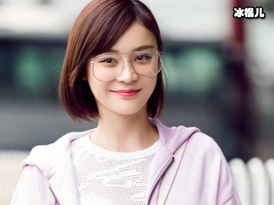 袁珊珊手掐文物直言不怕坏可以修复，网友：真的是耿直吗