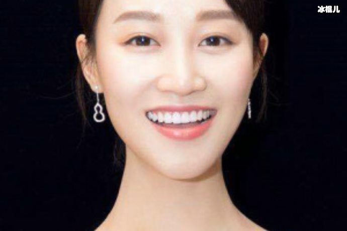 蓝盈莹、黄龄努力训练，吴昕无奈躺床上玩手机表情让人心疼