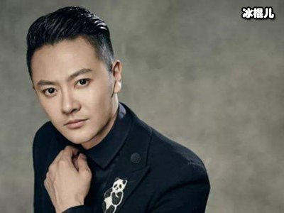 印小天父亲去世他亲自宣布消息，平时对父亲也非常孝顺