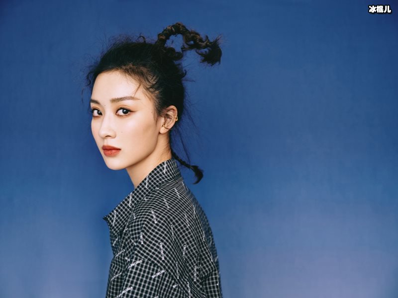凭借在《安家》中饰演朱闪闪一角，孙佳雨获得了很多观众的喜爱