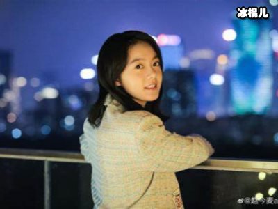 继赵今麦后又一小花旦火了，胡先煦见面就夸她漂亮