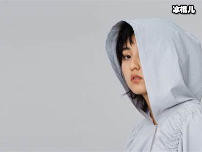 张子枫和影后白百何搭档，《亲爱的新年好》即将上映