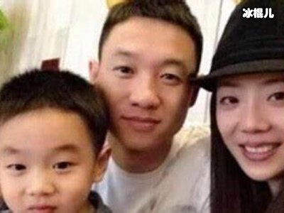 杨威一家为锻炼身体玩猴子钻洞，轮到杨威的时候尴尬了