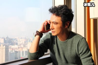 吴镇宇儿子近期在社交平台上发布的视频，引发网友热议