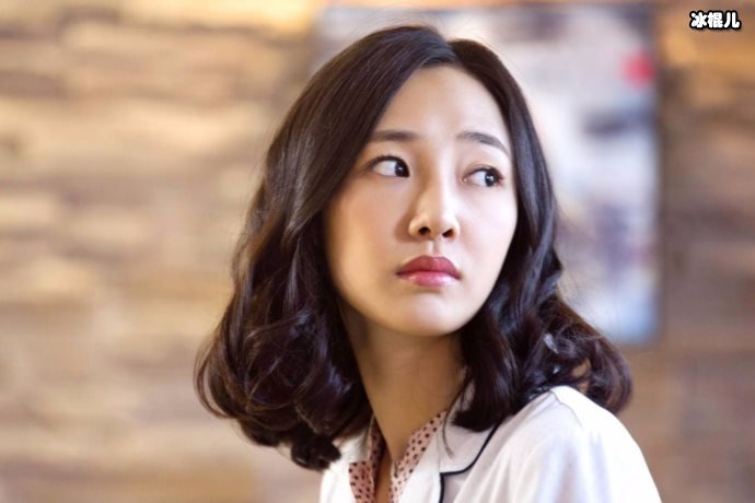 戏红女演员白百何新电影《亲爱的新年好》，全网上映演绎不易人生