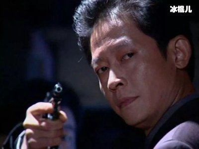 她曾经和王志文恋爱被刘波抛弃，冯小刚宠她20年50岁依然单身
