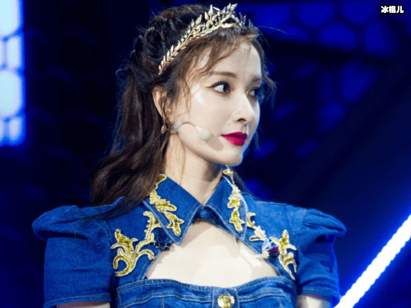 口红王子吴昕说出单身多年的原因，身材娇小性格却是大女人