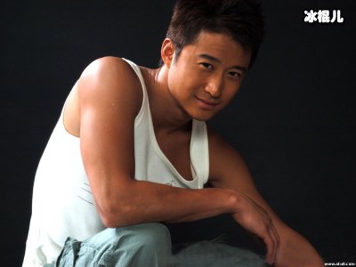 吴京为儿子扮演大象，吴所谓哈哈大笑
