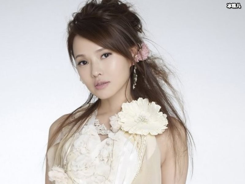 与小虎队同期红极一时的女团，成员中最小的是伊能静