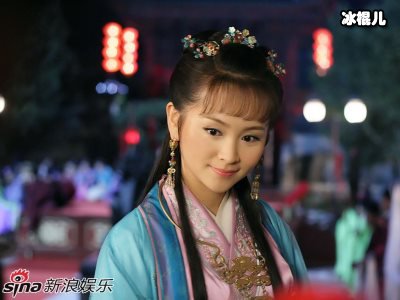 明星旧照引热议邓莎变身女版大麟子？这一家三代太像了