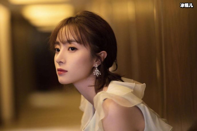 胡冰卿是一位非常百变的演员，在《热血同行》当中有精彩演绎