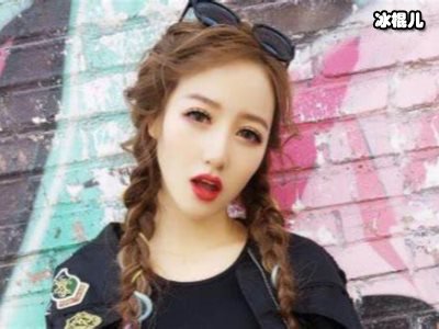 颖儿晒合照庆祝两周年啦，当初小姑娘已经是一位宝妈了