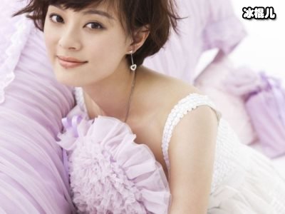 娘娘片场为等等织毛衣，气场全开的孙俪生活中也有温柔的一面