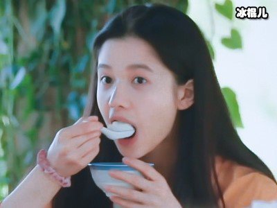 巩汉林一家三口出镜瘦到皮包骨却气质仍在，儿子样貌丝毫不像爹