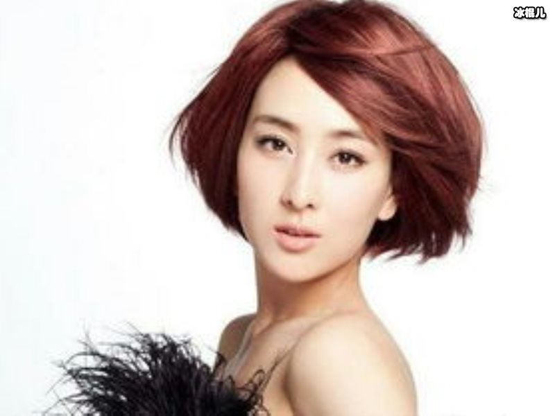 苏醒老婆廖语辰晒儿子照片，小小苏发型和父亲超像