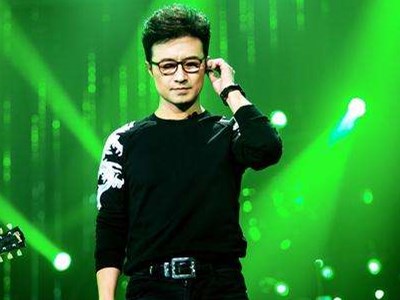 汪峰6年抢21次头条失败 网友扒出背后原因到底为什么