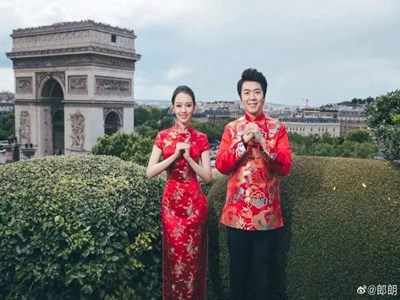 吉娜好看比什么都强 冬天穿成这样真的好么？