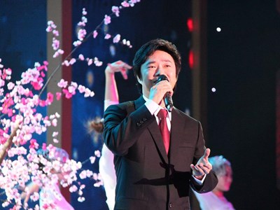 费玉清正式封麦 网友：歌可以不唱，段子要继续讲！