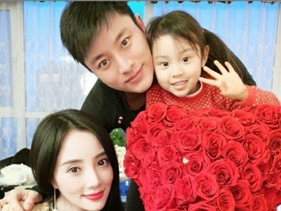 李小璐离婚声明后再发文 原来“夜宿门”背后的真相是这样！引网友群