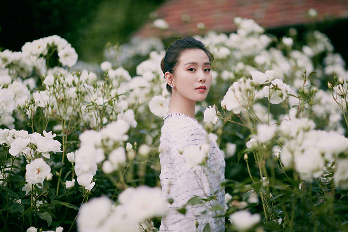 “人淡如菊”的刘诗诗做了哪些好事