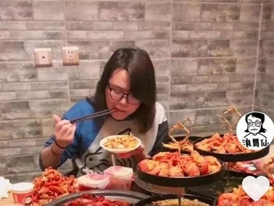大胃王浪胃仙是男还是女 浪胃仙假吃催吐是真的吗
