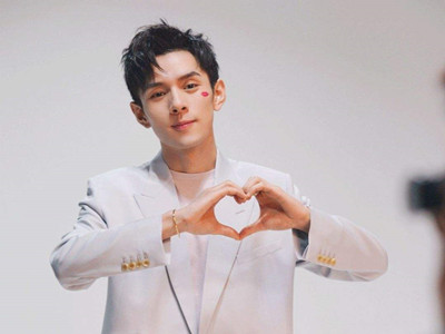 李佳琦也是华晨宇的粉丝吗 李佳琦向粉丝安利华晨宇