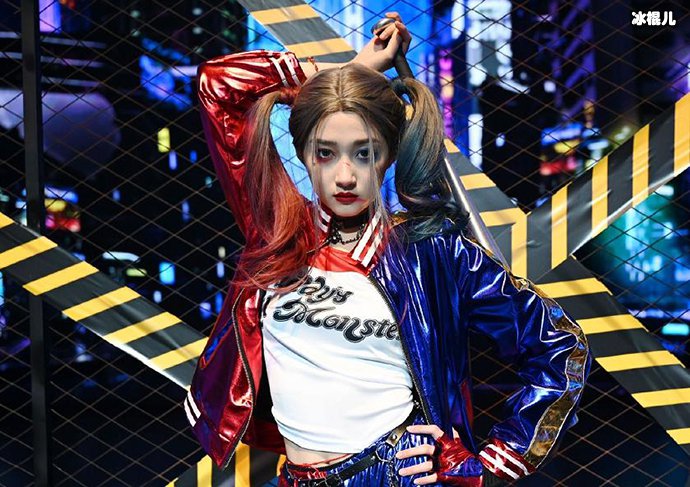 关晓彤小丑女照片
