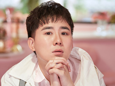 《开门大吉》里的孔雀哥哥是谁 孔雀哥哥的个人资料
