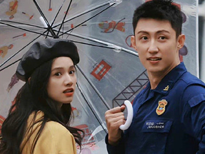 黄景瑜张婧仪新剧杀青 《他从火光中走来》主要讲什么故事