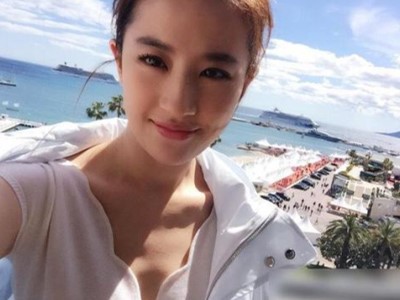 刘亦菲睡觉被偷拍照片曝光，神仙姐姐的颜值可不是说说而已!