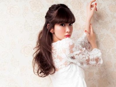  性感女神小嶋阳菜为何被叫做白菜？其比基尼写真不要太撩人！