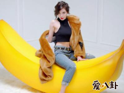 韩女星泫雅公共场合不雅行为被骂，本人回忆撩裙被吐槽