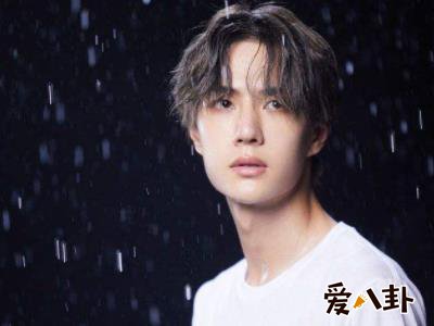 王一博自曝理想型，恋情曝光女友是綦美合！