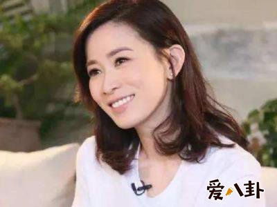 佘诗曼点赞辱华品牌DG事件，本人回应手滑却连续两次点赞被质疑