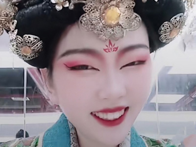 抖音热梗“把手给我”起源，和不倒翁兔牙妹张维有关