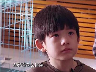 潘粤明董洁儿子资料起底，大名年龄首次揭秘！