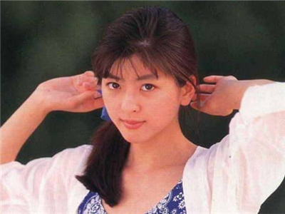 日本女星中山忍结婚了吗？一直单身是被感情伤害过？